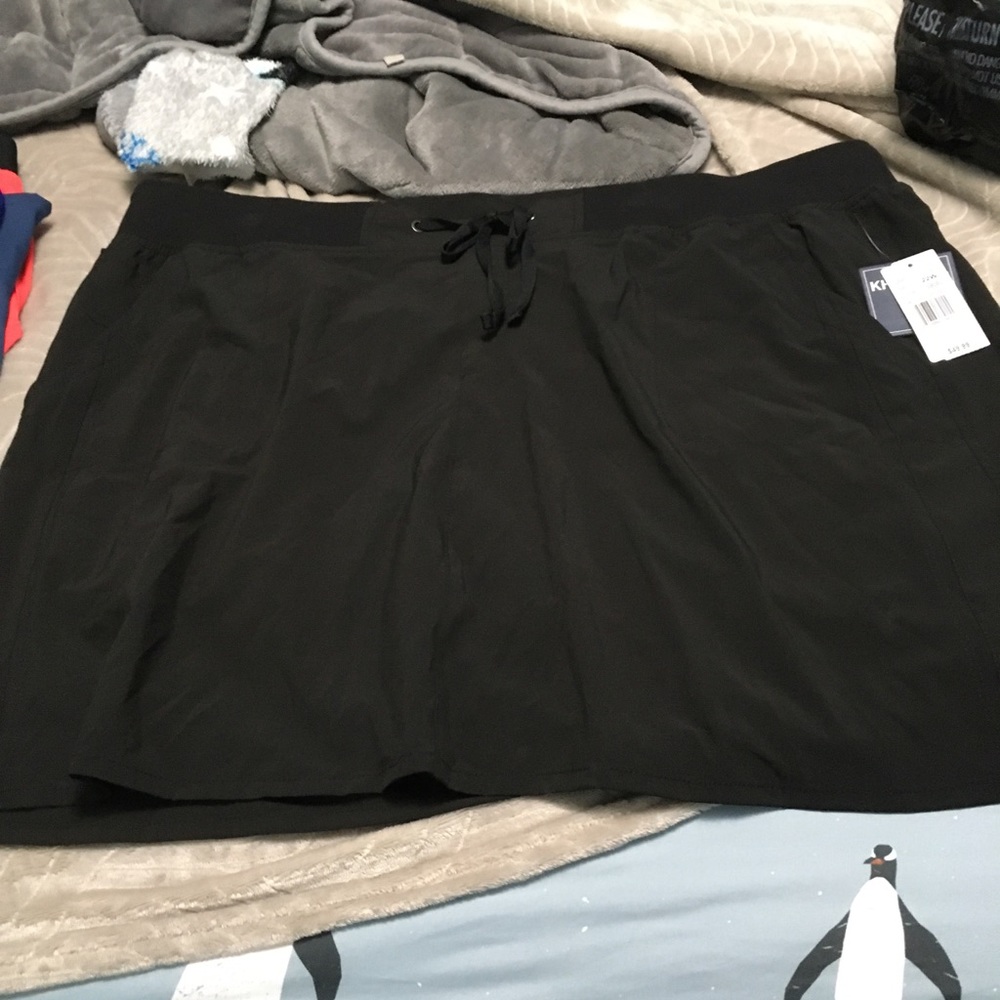 khakis woman’s skort